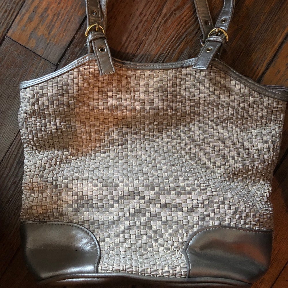 FRANKIE AND JOHNNY WEAVED w/ gold leather trim,bag